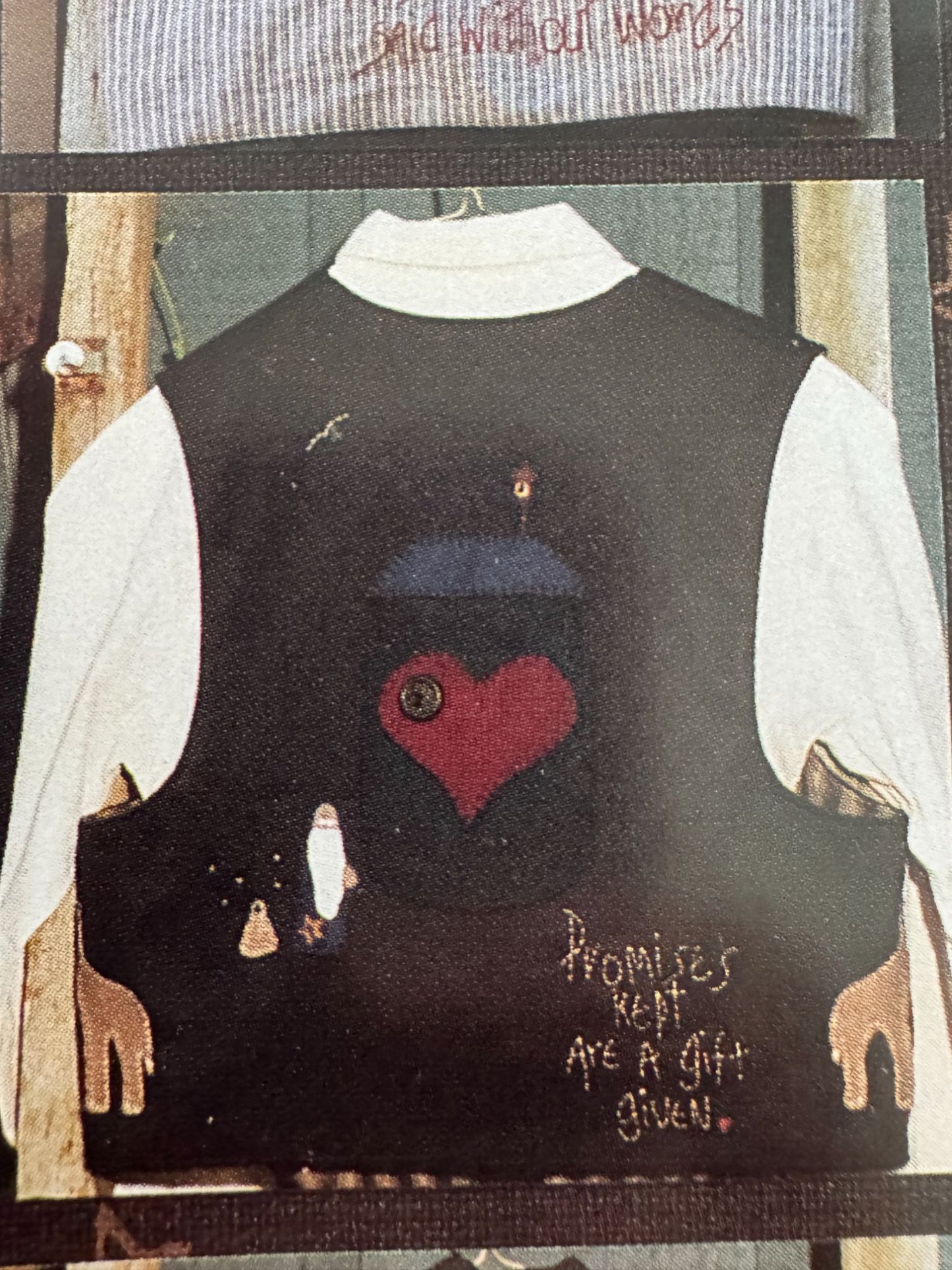 The Sincere Heart Sewing Pattern 955 Quilted Season Vest Applique Halloween Cat