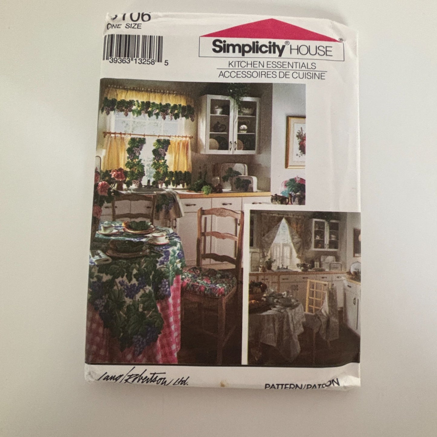 Simplicity House Sewing Pattern 8106 Kitchen Essentials Apron Curtain Home Decor