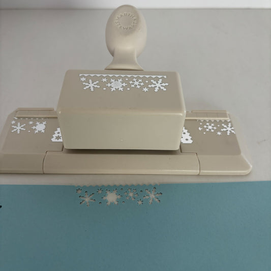 Martha Stewart Paper Punch Snowflake Snow Flurry Border Christmas Card Making