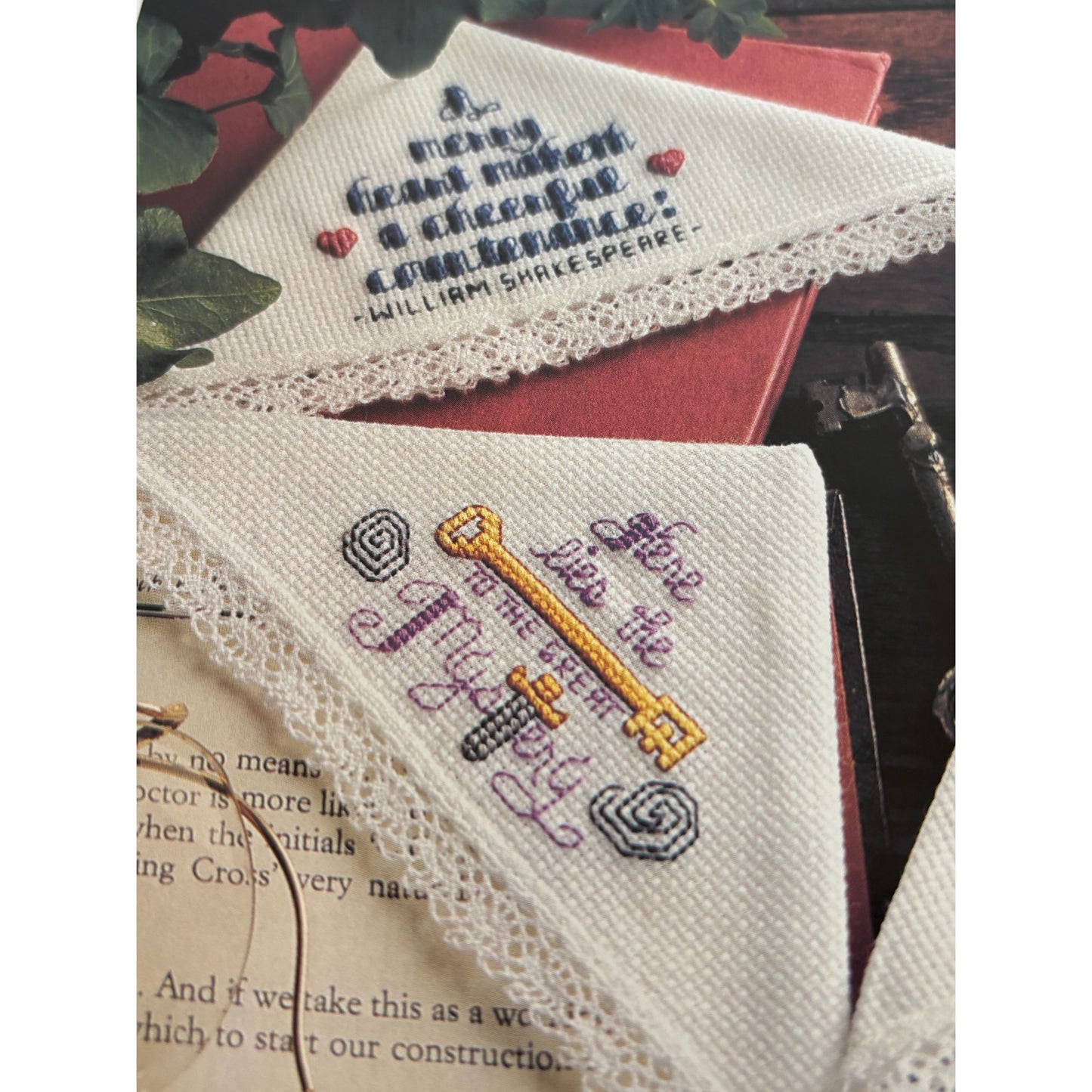 Leisure Arts Magazine April 1995 Cross Stitch Knitting Crochet Shamrock Doily