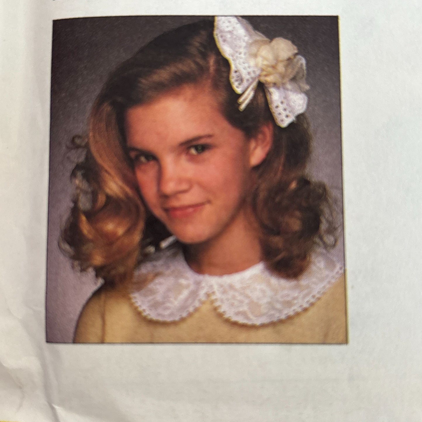 McCalls Sewing Pattern 3205 Hair Bow Collars for Ladies Children Accessory 1980s