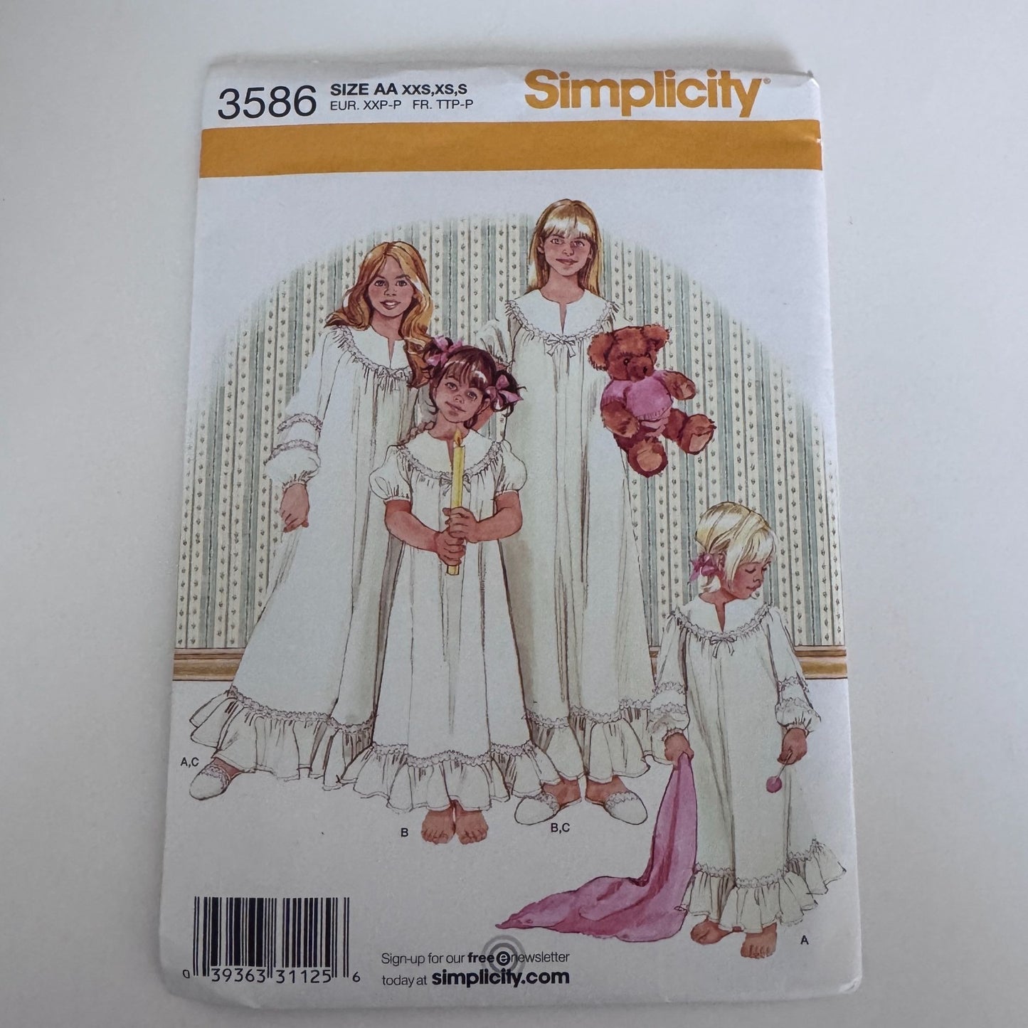 Simplicity Sewing Pattern 3586 Girls Nightgown Vintage Style Pajamas 2-6X Slippers Uncut