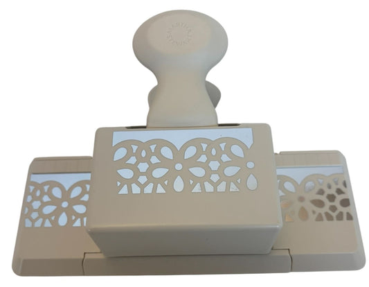 Martha Stewart Deep Edge Punch DAISY LACE Paper Border Cardmaking Flowers Floral