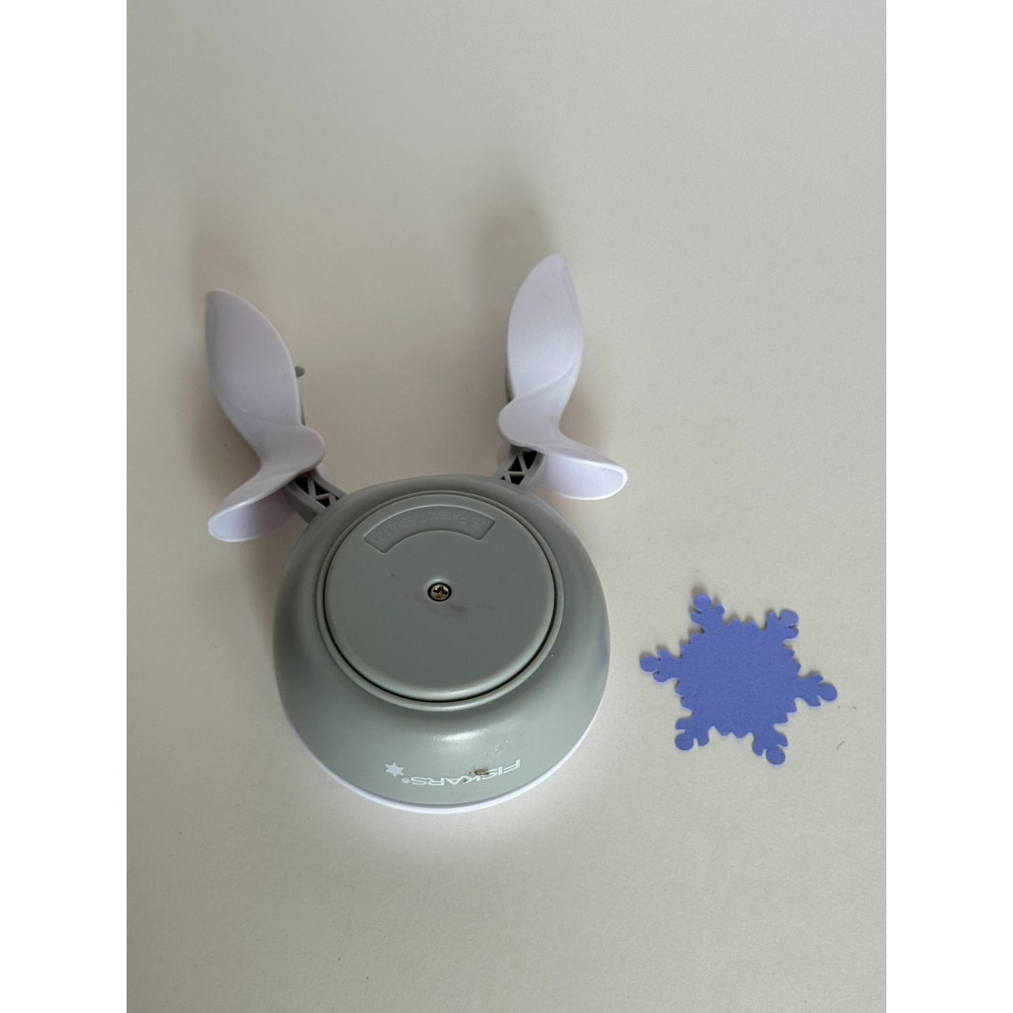 Fiskars Lever Squeeze Paper Punch Snowflake See Where You Punch Christmas Craft