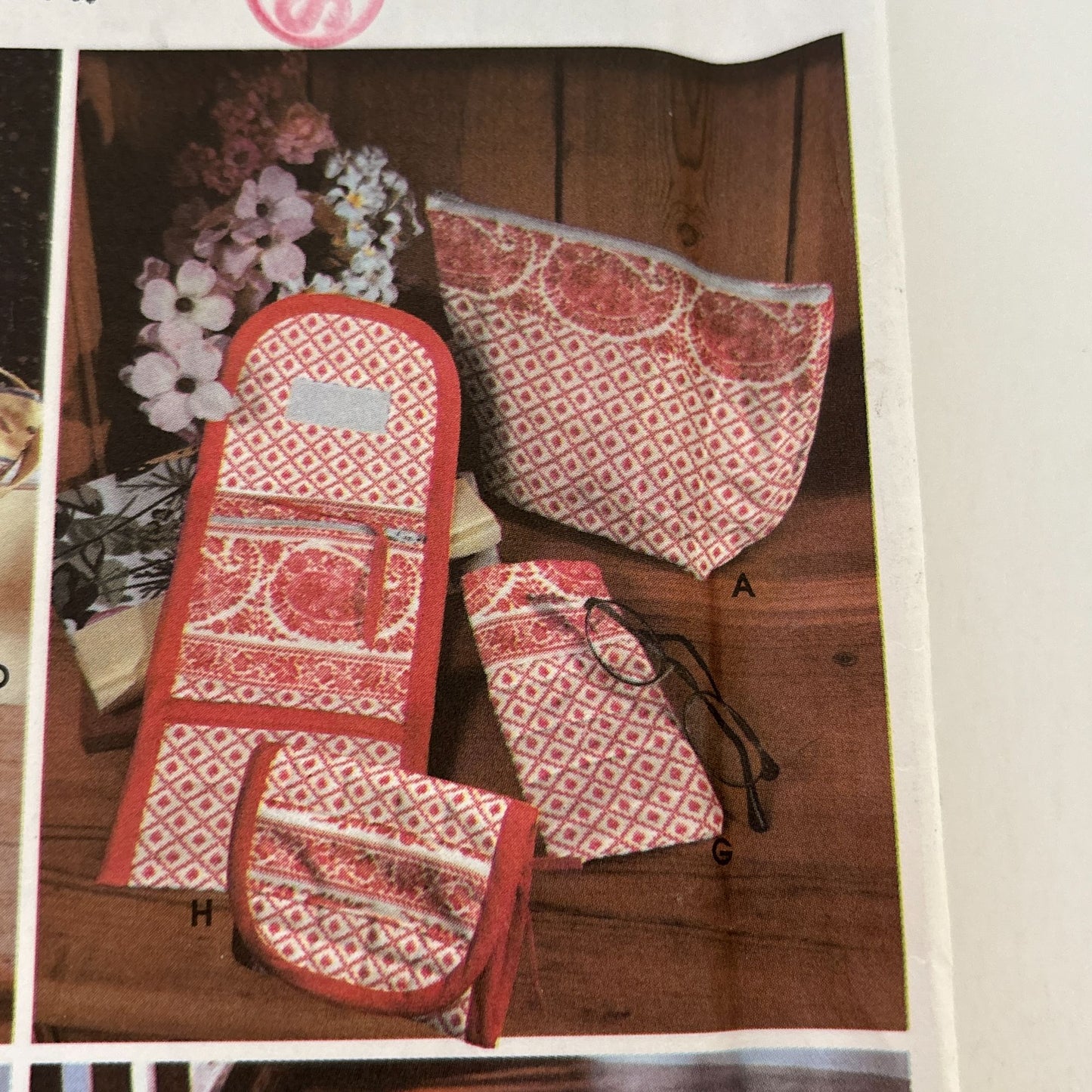 Simplicity Sewing Pattern 5535 Quilted Bags Eyeglass Case Change Purse Tote UC
