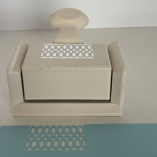 Martha Stewart Paper Punch INFINITE LOOPS TRIM Continuous Double Edge Border Art