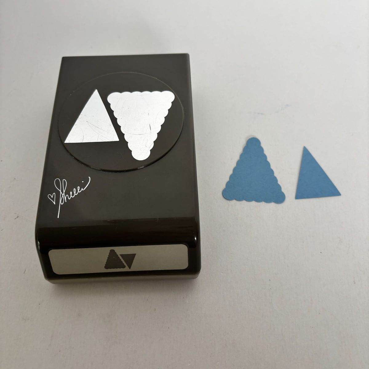 Stampin Up Paper Punch Petite Pennants Builder Triangle Scalloped Straight Edge Shape Cardmaking Scrapbooking