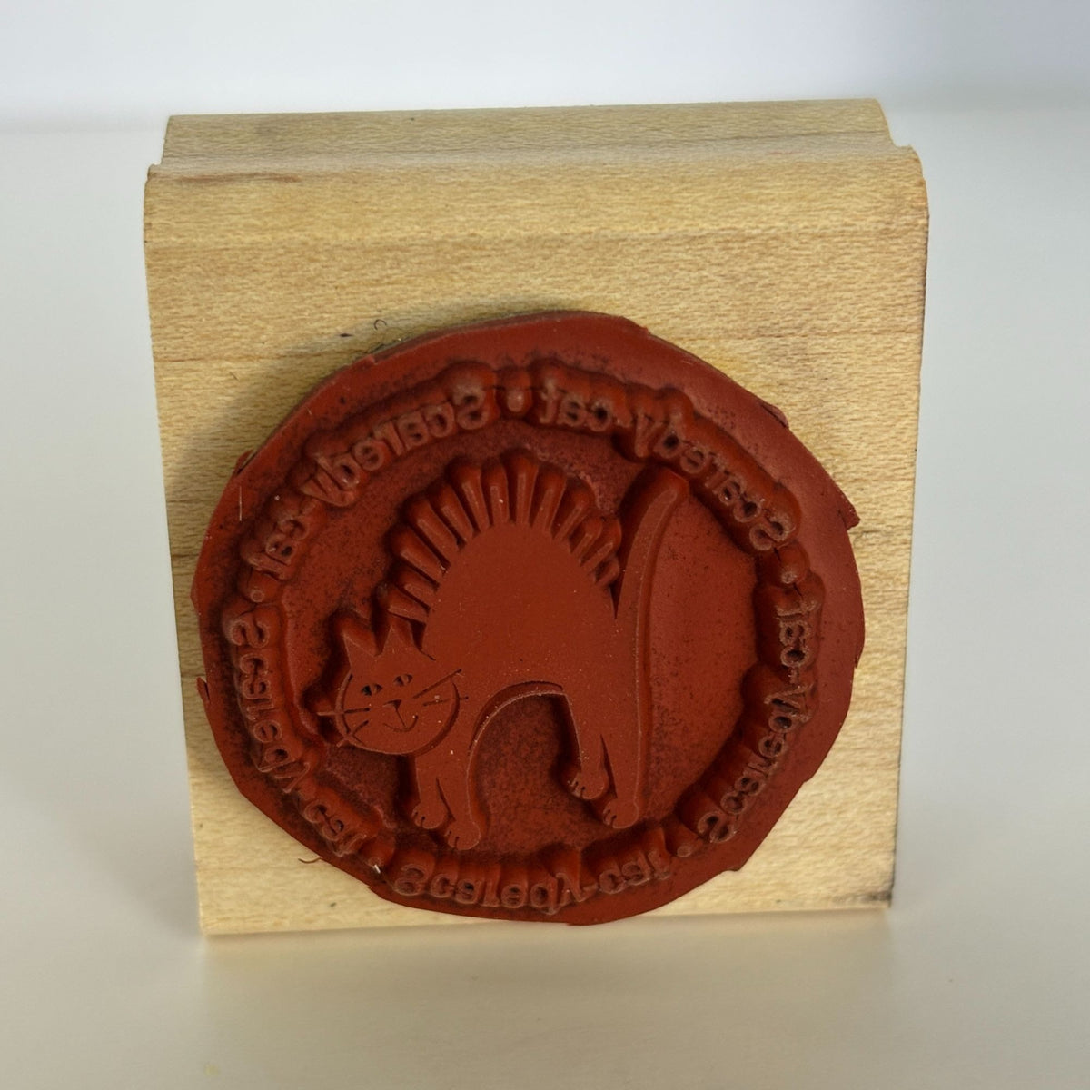 Stampin Up Rubber Stamp Scaredy Cat Halloween Circle Funny Cardmaking Sentiment Words Round Wooden