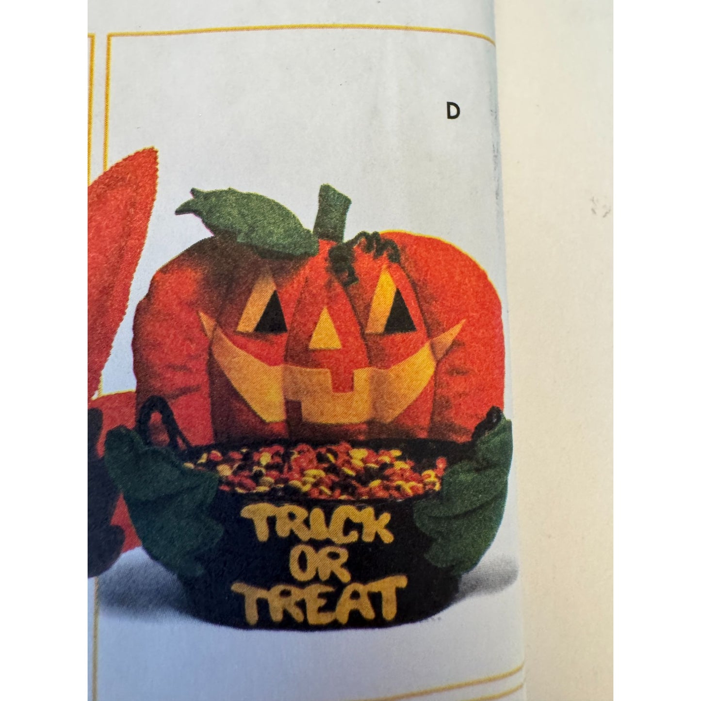 Simplicity Crafts Sewing Pattern 7039 Holiday Basket Gifts Halloween Candy Easter Uncut Santa