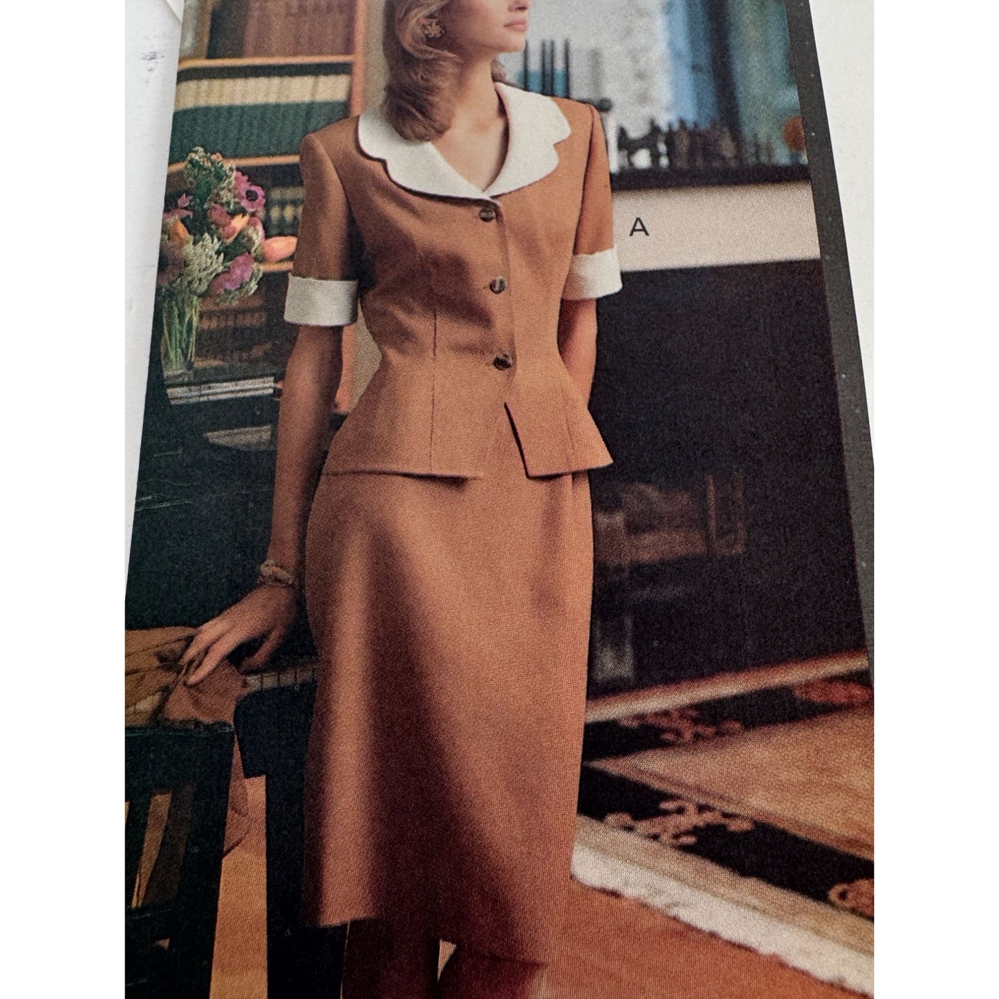 Vogue Classics Sewing Pattern 7745 Top and Skirt Suit Career 6-10 Very Easy UC
