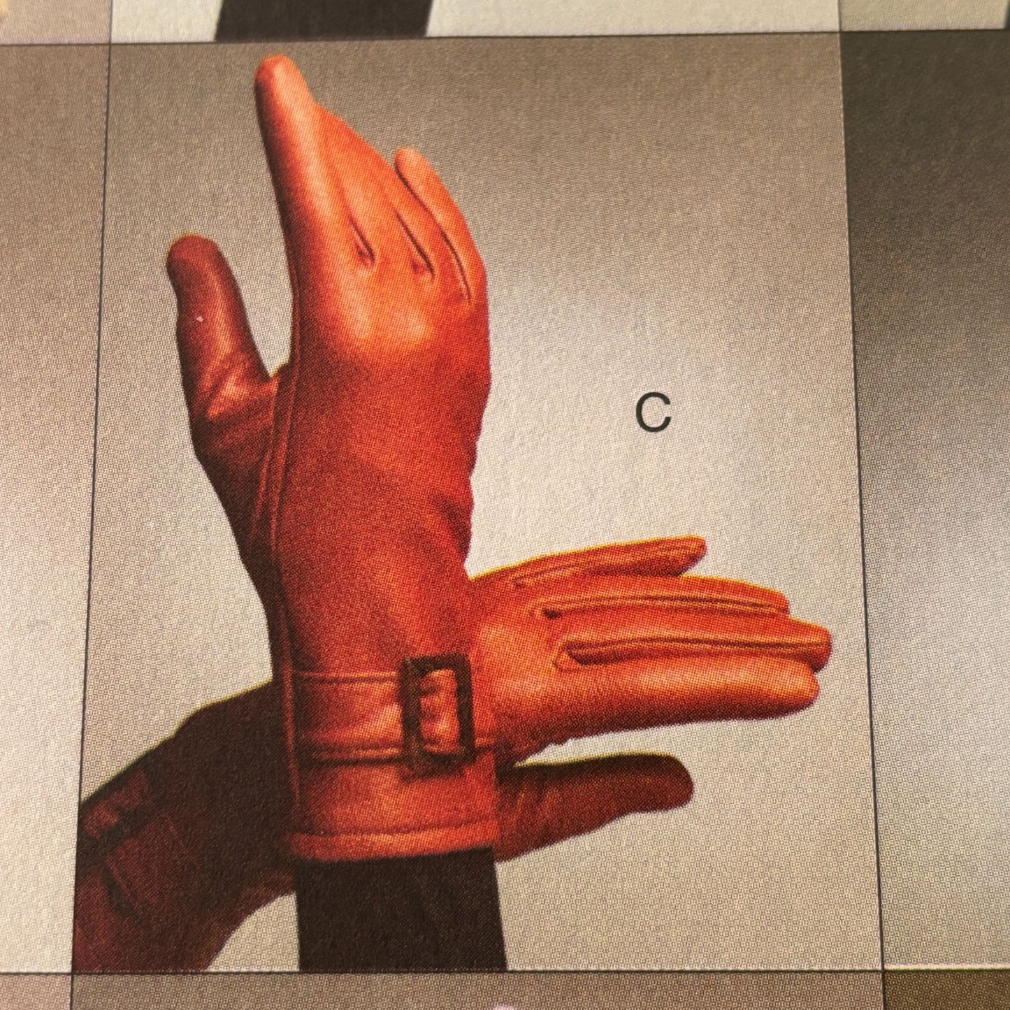 Vogue Sewing Pattern V8311 Stretch Gloves S M L Driving Winter Accessories UC