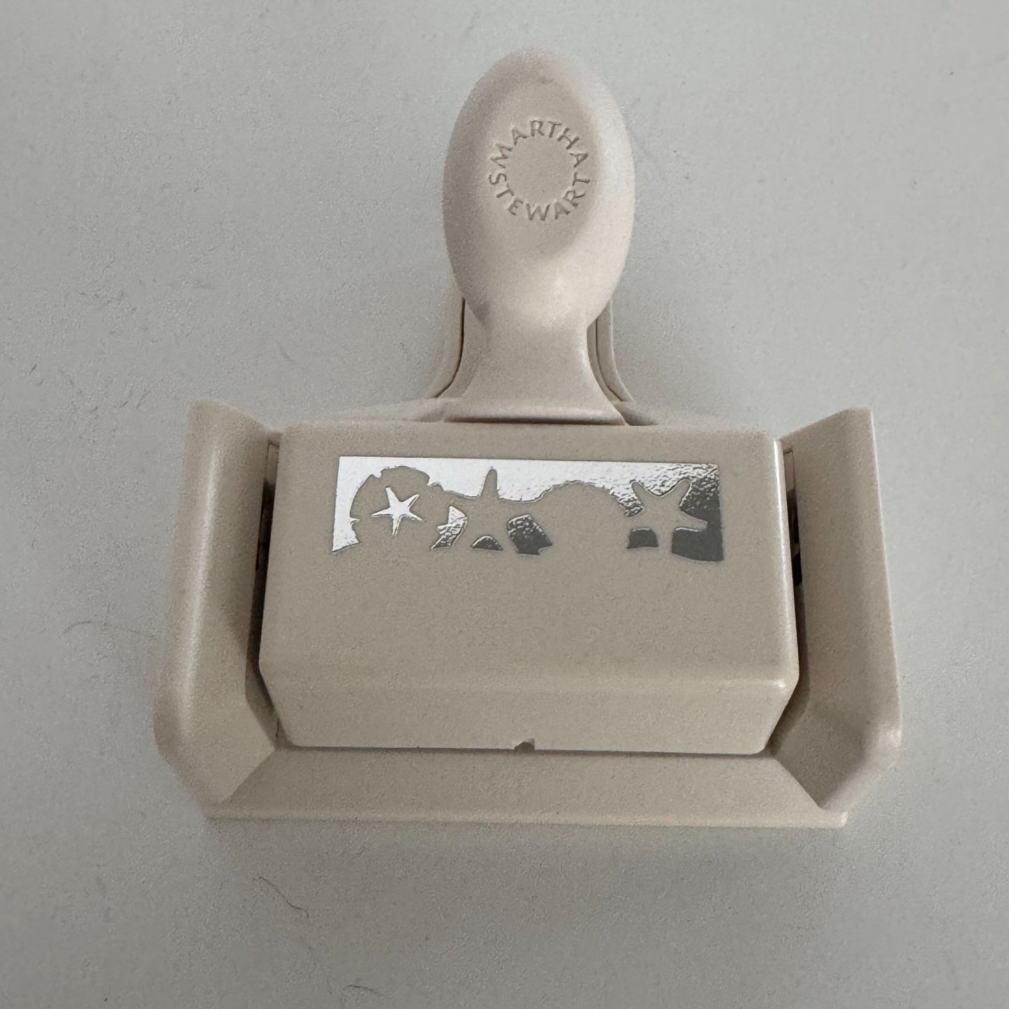 Martha Stewart Paper Punch Sand Dollar Around the Page Corner Edge Starfish