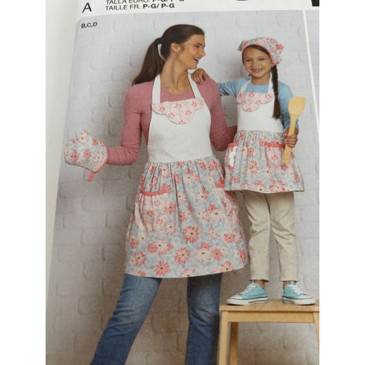 Simplicity Sewing Pattern S9565 Matching Mother Daughter Child Kitchen Aprons UC