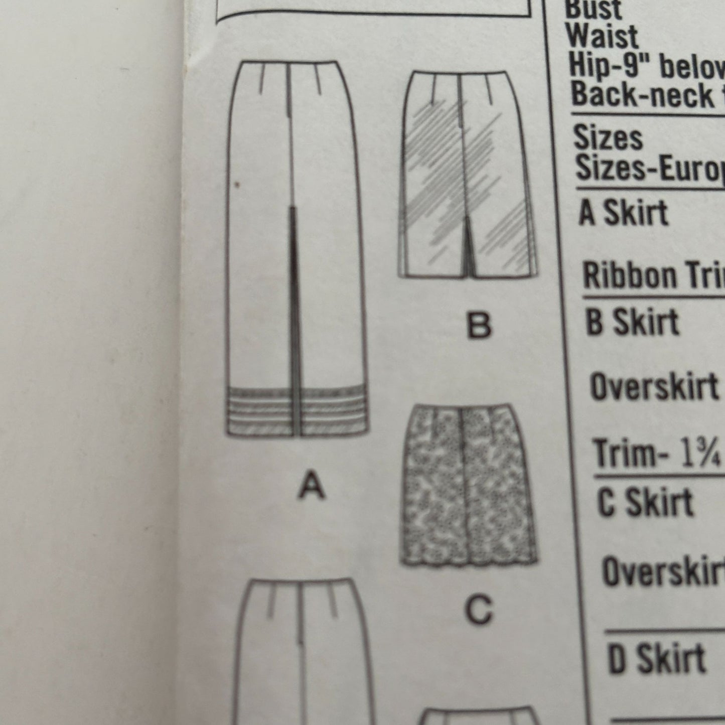 Simplicity Sewing Pattern 7097: Skirts and Purse