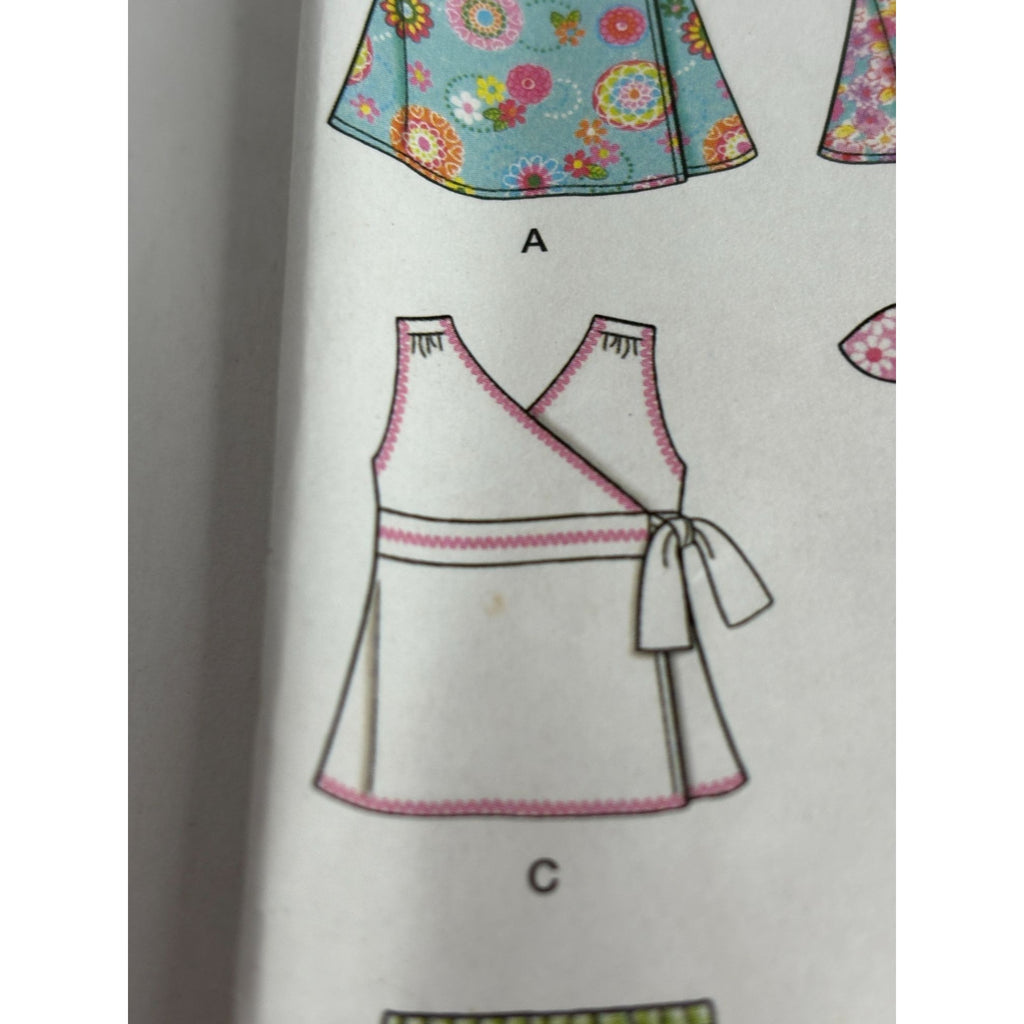 Simplicity Sewing Pattern 2677 Girls Outfit Dress Top Pants Shorts Sizes 3-8 UC