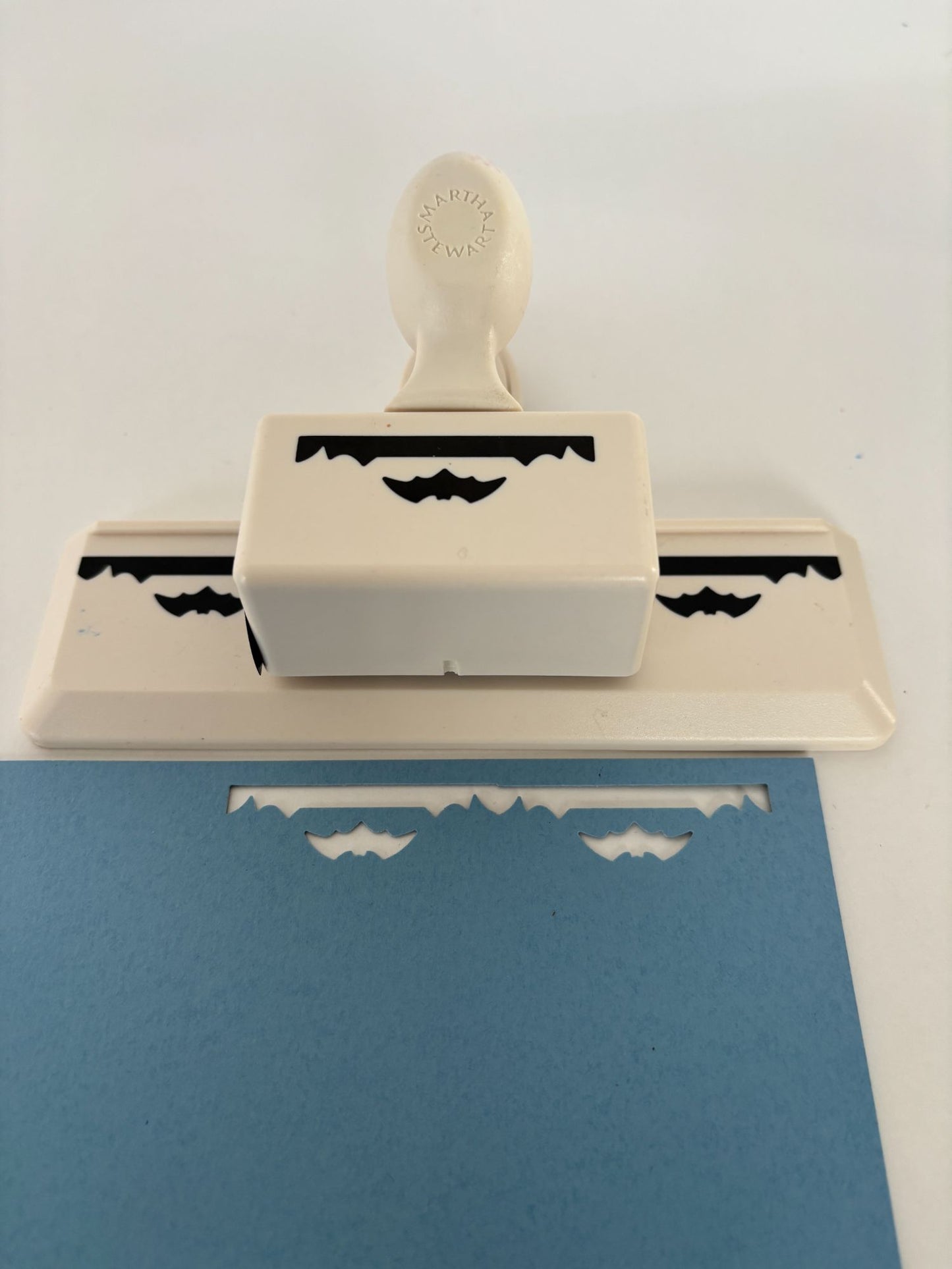 Martha Stewart Paper Punch Bat Edge Halloween Crafts Card Making Paper Crafting