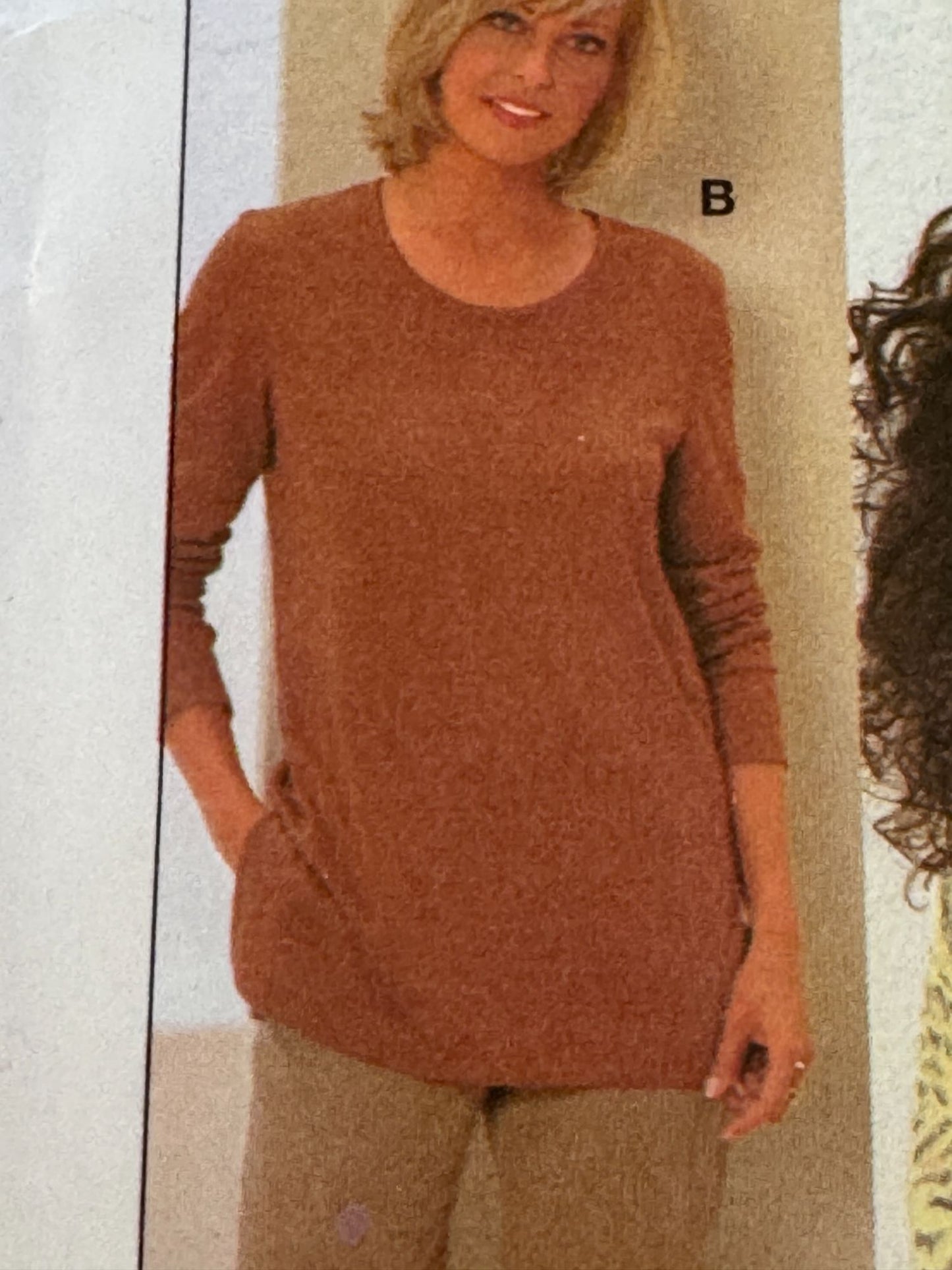 Burda Sewing Pattern 8998 T-Shirt Shirt Top Casual Semi-Fitted Sizes 10-24 Uncut