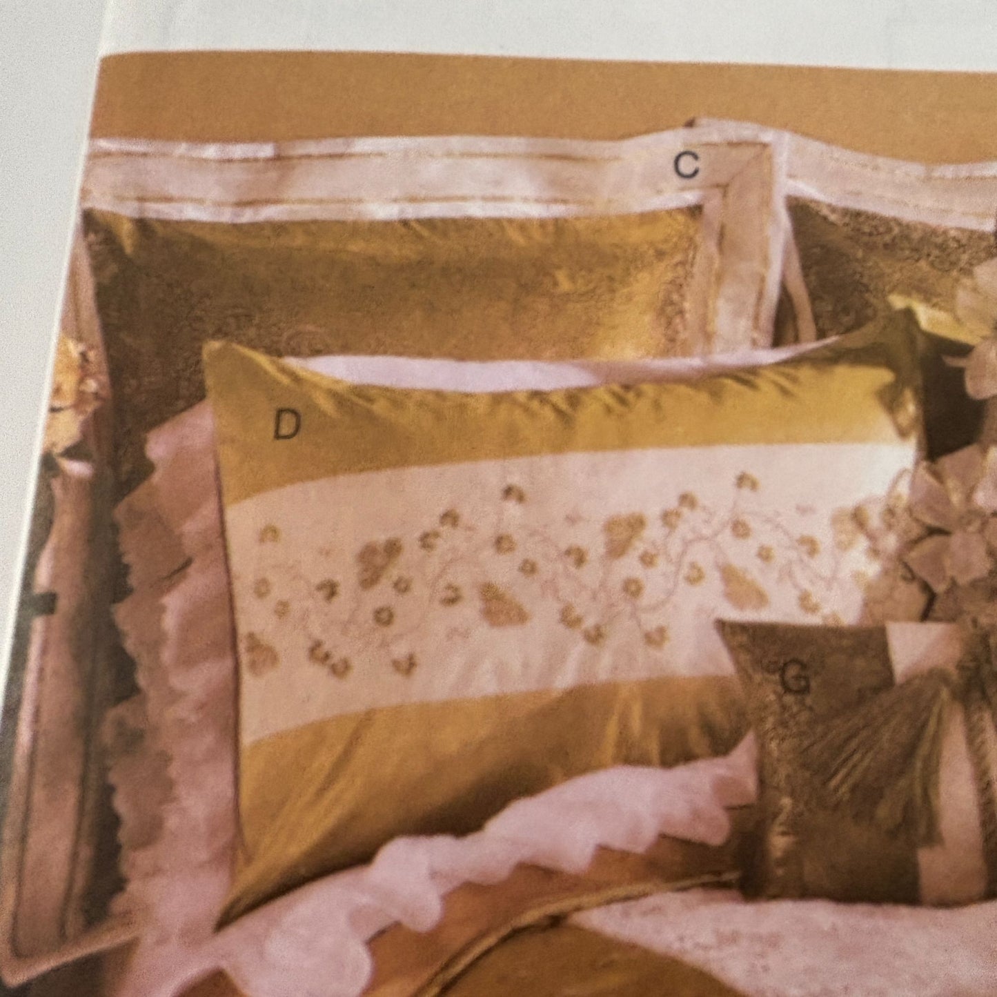 Vogue Decor Sewing Pattern V7921 Bedroom Duvet Cover Bed Skirt Sham Pillow Cover