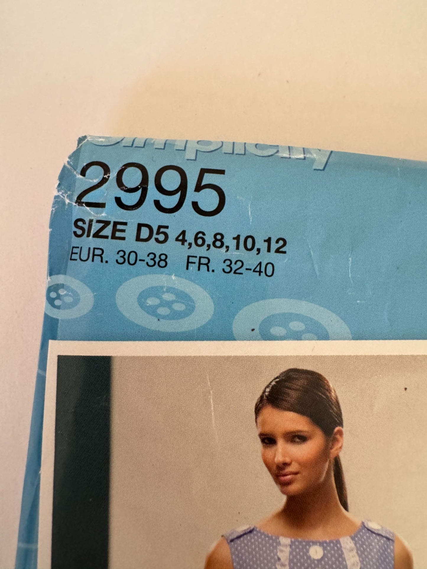 Simplicity Sewing Pattern 2995 Mod Shift Dress Retro Modern Project Runway 4-12