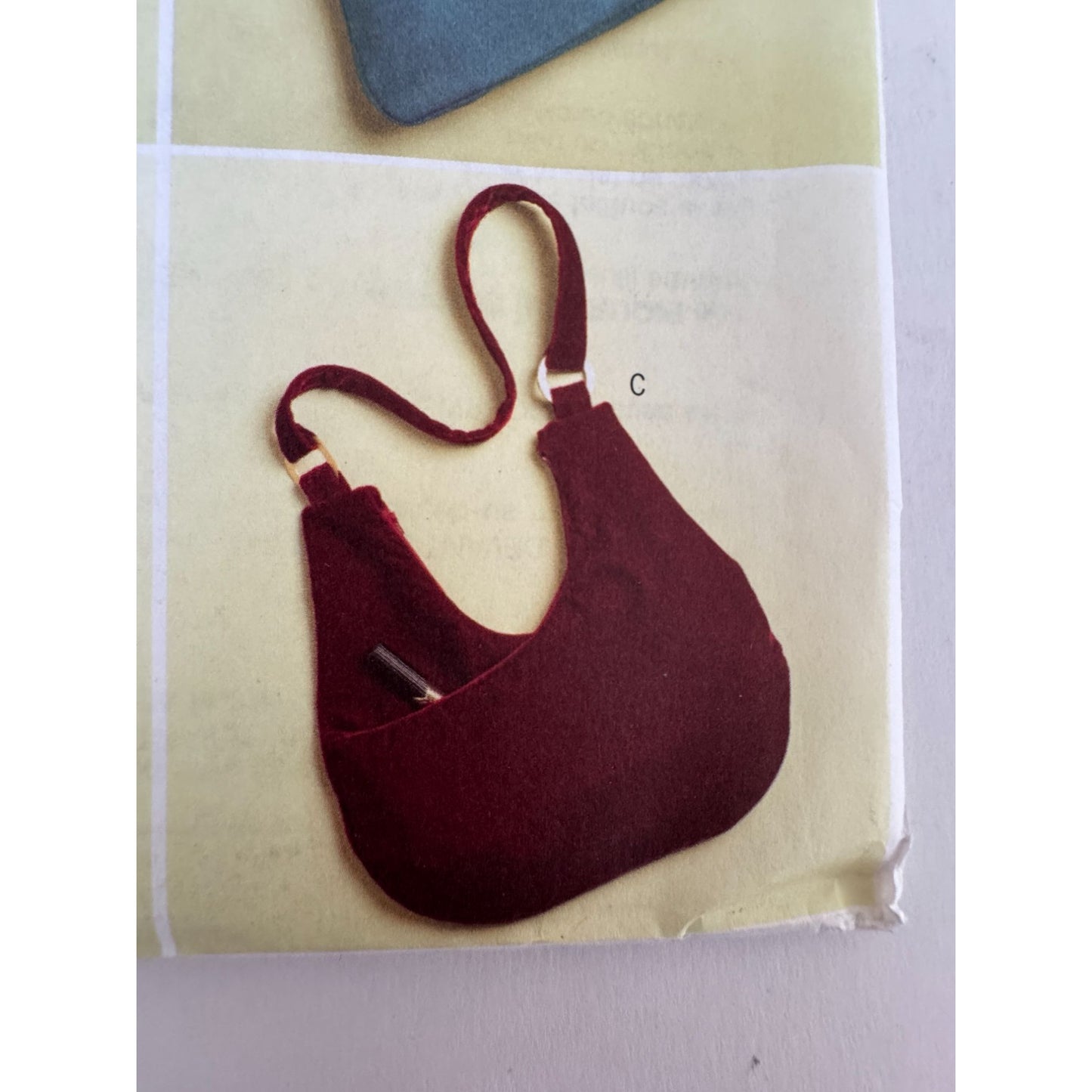 Butterick Sewing Pattern B5109 Large Bags Pockets Hobo Bag Purse Tote Uncut Adjustable Straps