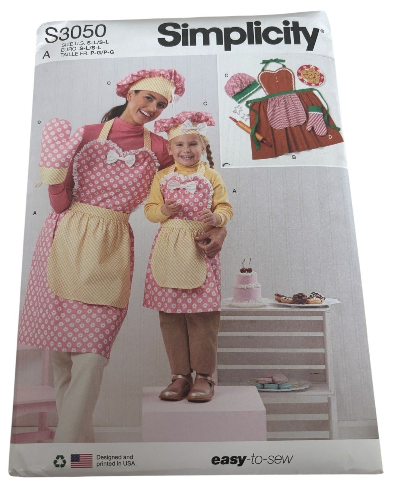 Simplicity Sewing Pattern S3050 Mother Daughter Matching Aprons Christmas Mom UC