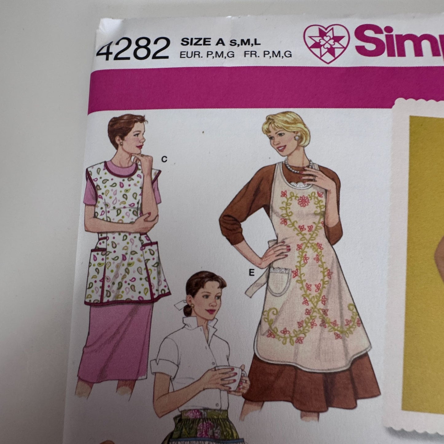 Simplicity Sewing Pattern 4282 Kitchen Half Apron Vintage Style Retro Farmhouse S-L Uncut Baking