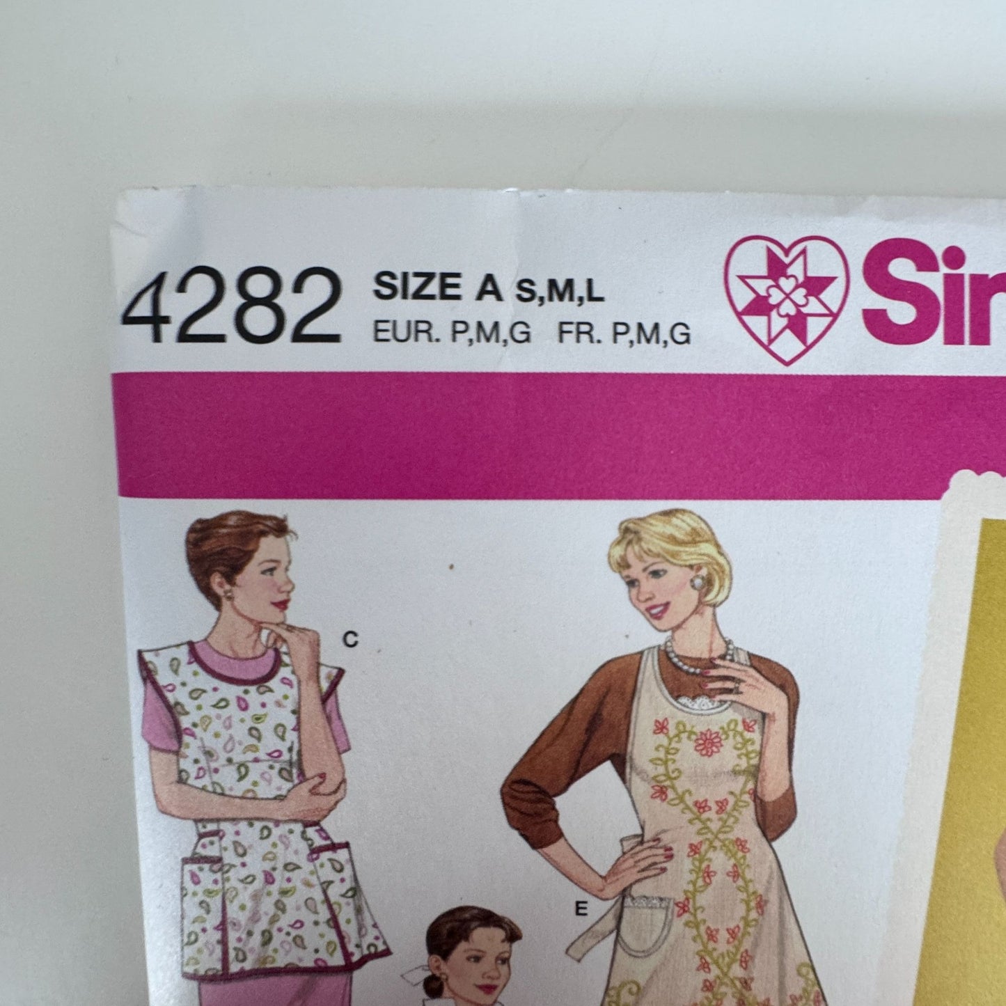 Simplicity Sewing Pattern 4282 Kitchen Half Apron Vintage Style Retro Farmhouse S-L Uncut Baking
