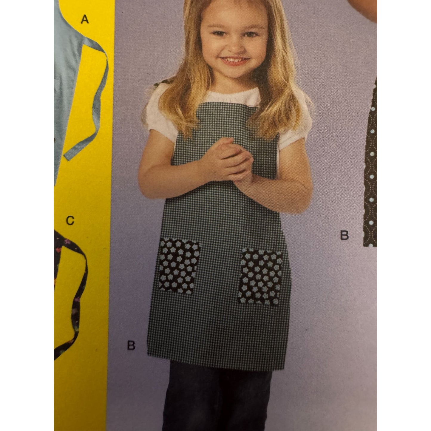 Simplicity Sewing Pattern 2824 Apron Mother Daughter Mommy and Me Matching Uncut