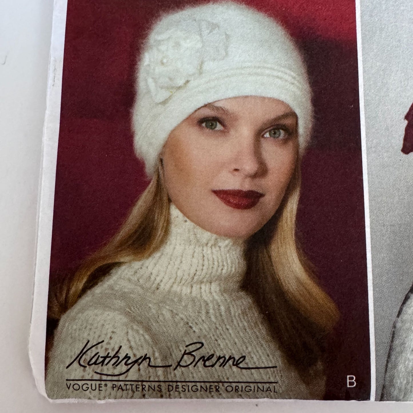 Vogue Sewing Pattern V9235 Misses Hats Wraps Faux Fur Beret Capelet Winter Accessories Uncut
