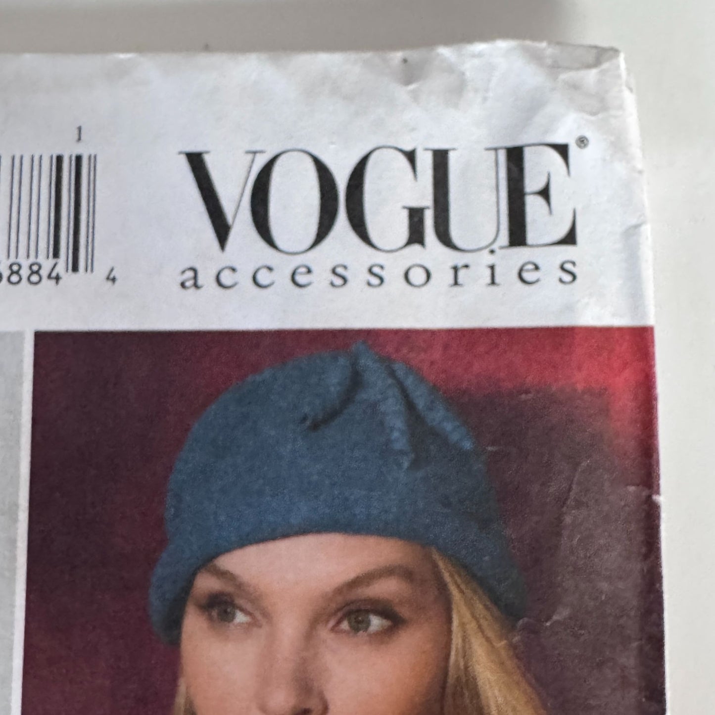 Vogue Sewing Pattern V9235 Misses Hats Wraps Faux Fur Beret Capelet Winter Accessories Uncut