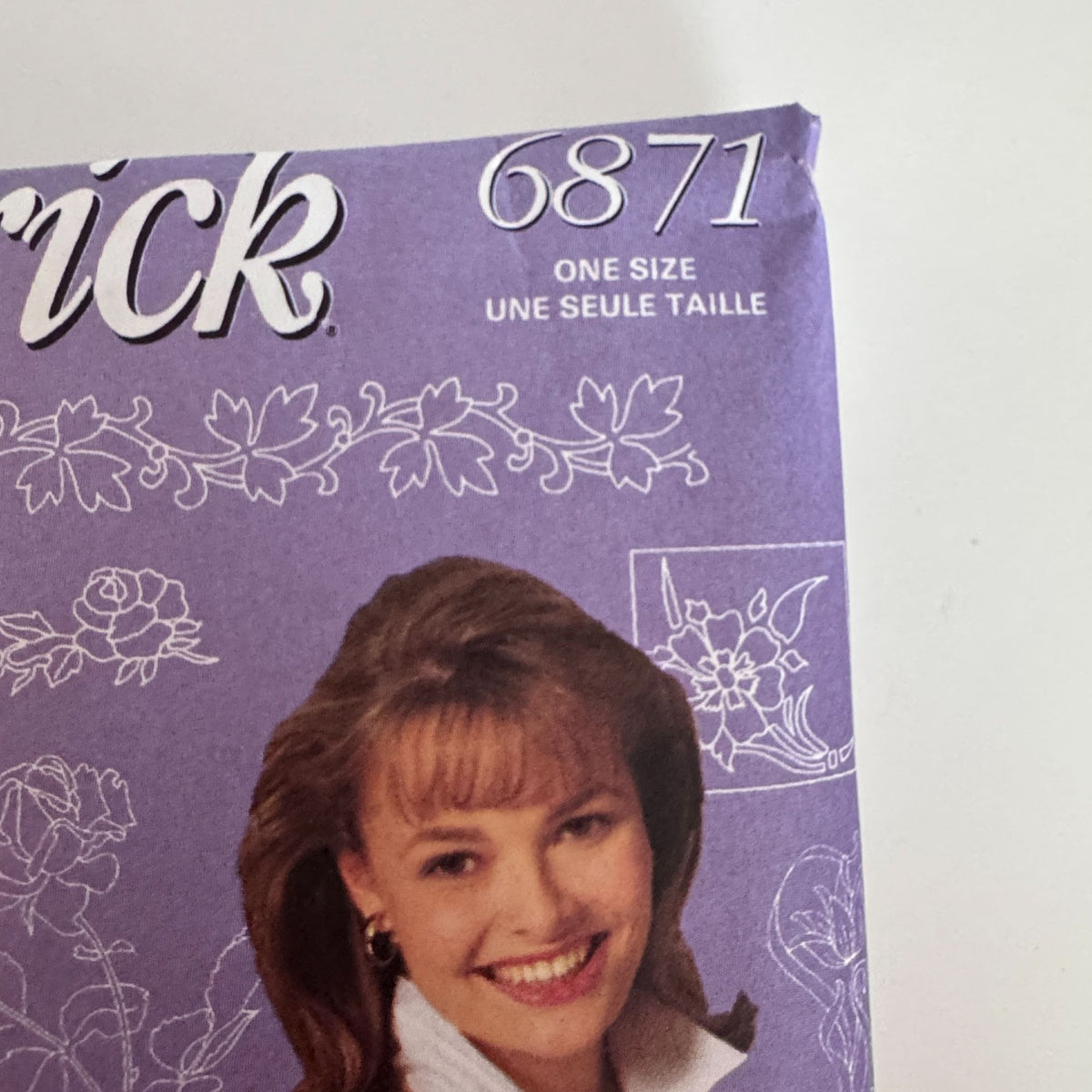 Butterick 6871 Floral Transfers Pattern Embroidery Applique Fabric Painting Markers Flowers Uncut