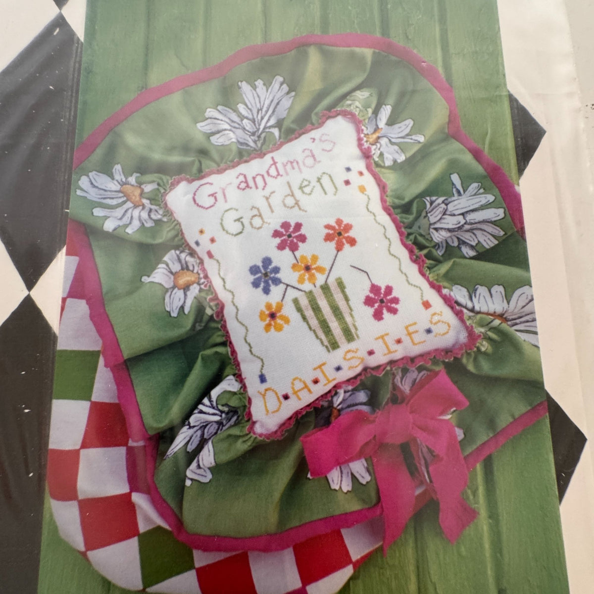 Trail Creek Farm Cross Stitch Pattern Grandmas Garden Daisies Pillow Home Decor