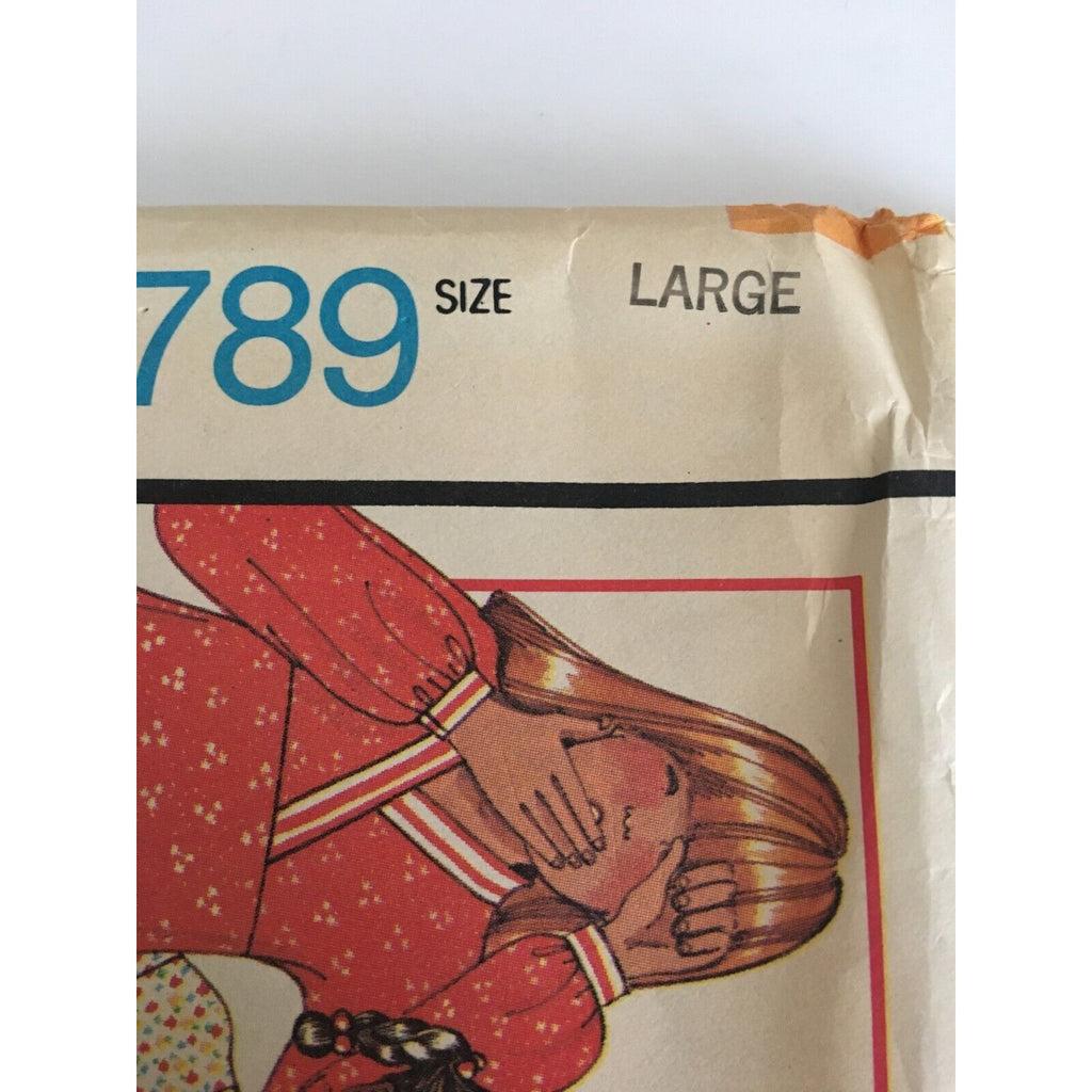 McCalls Sewing Pattern 5789 Girls Boys Robe Pajamas Sleepwear Sz Large 12-14 UC