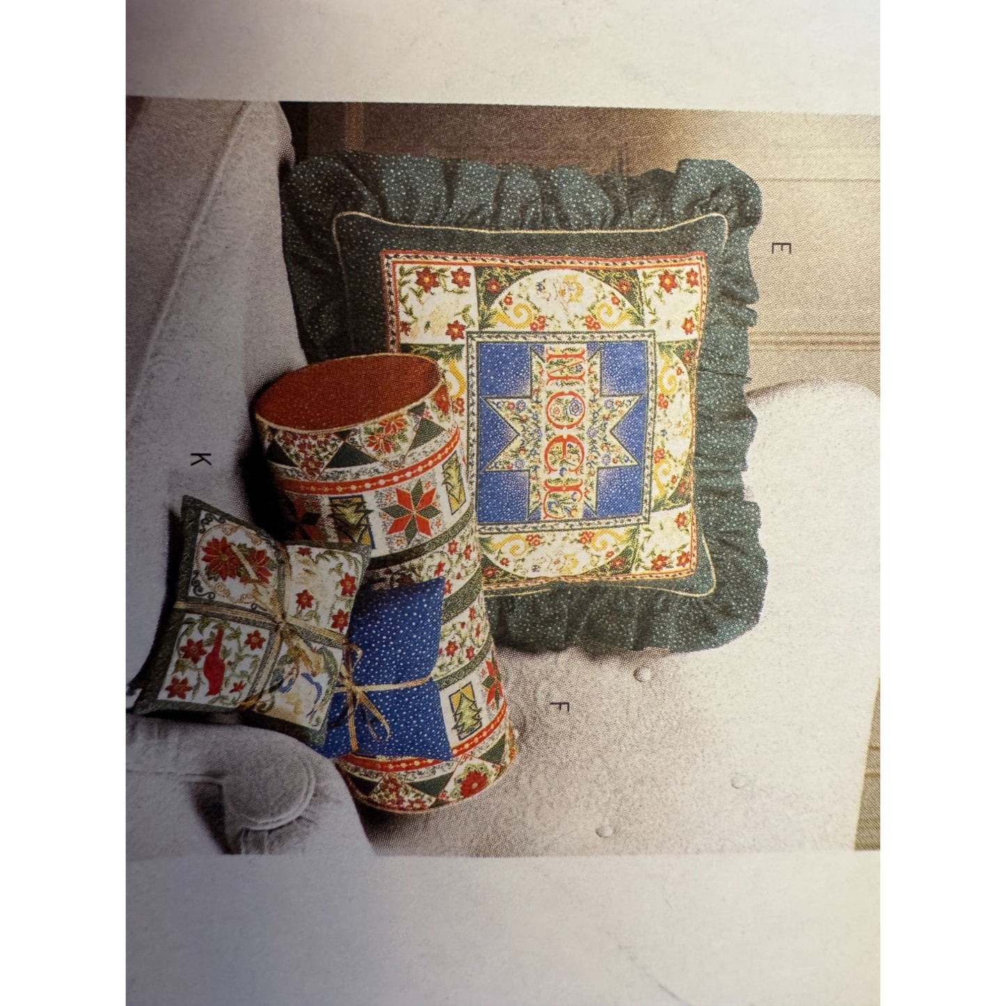 Butterick Sewing Pattern 4605 Christmas Apron Tablecloth Stockings Tree Skirt Uncut Pillow Gift