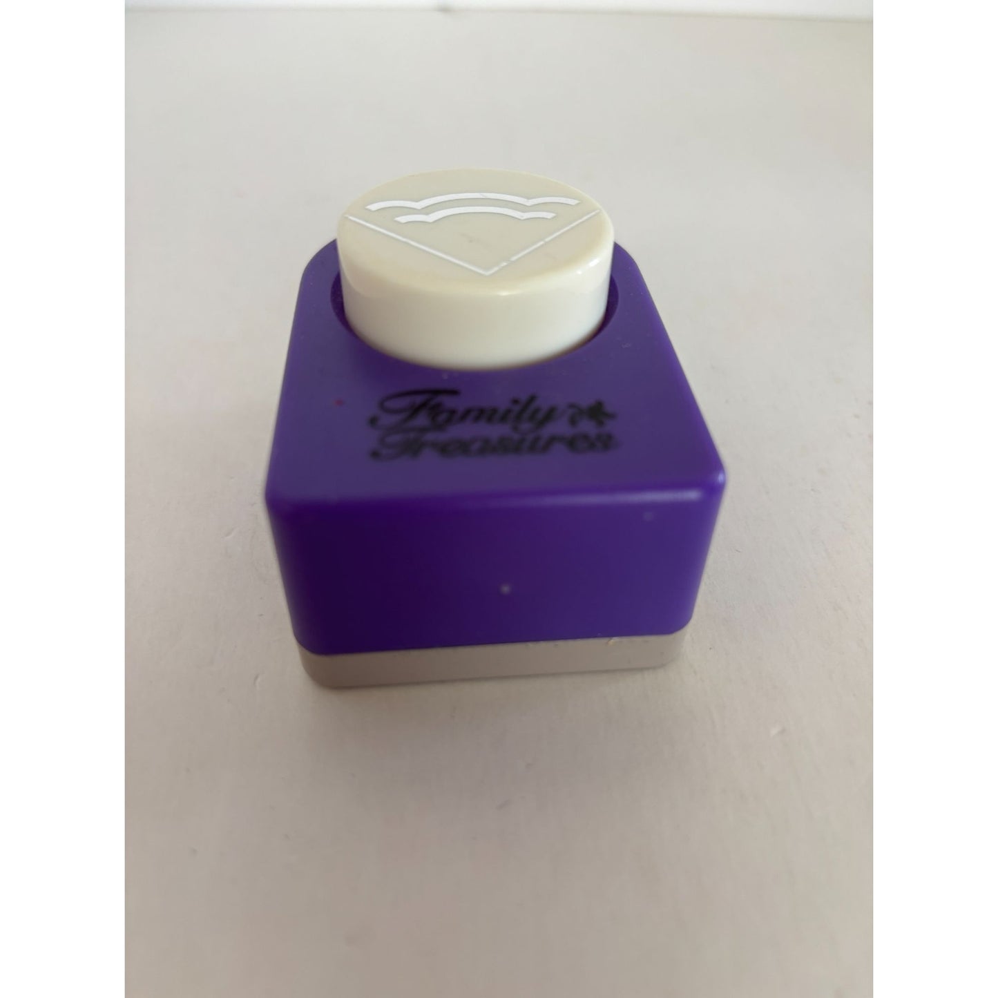 Family Treasures Paper Punch Corner Decorative Waves Card Making Scrapbooking