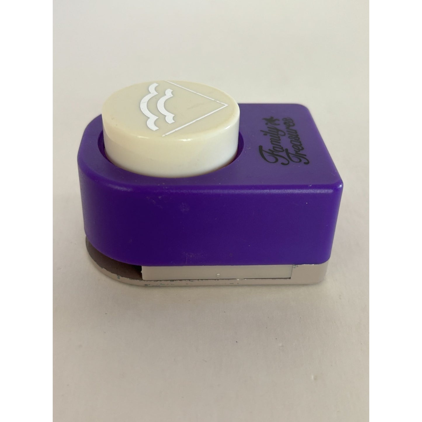 Family Treasures Paper Punch Corner Decorative Waves Card Making Scrapbooking