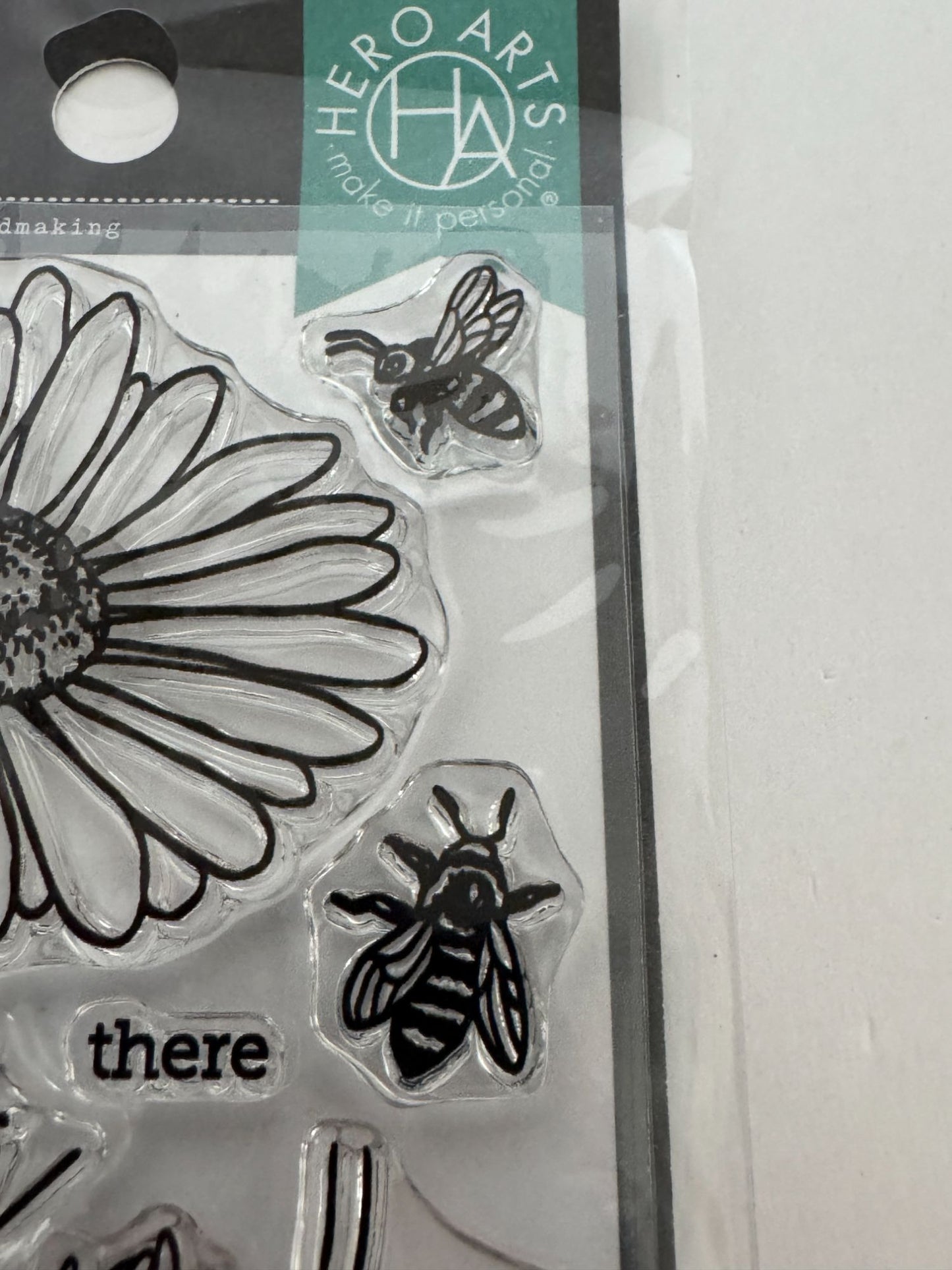 Hero Arts Clear Stamp Set Florals Daisy and Bugs Beautiful Bee Pun Best Buds 3x4