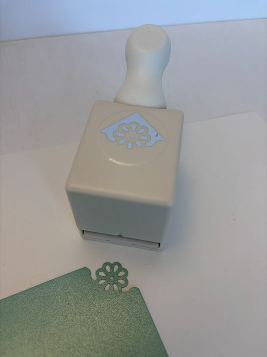 Martha Stewart Paper Punch Daisy Corner Flower Friendship Card Making Craft