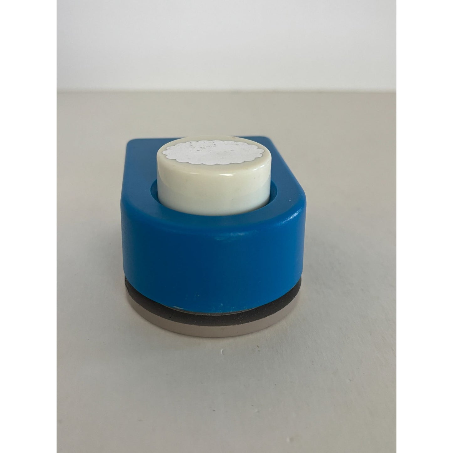 Family Treasures Paper Punch Scalloped Oval Shape Craft1.25 Inch Card Making Art