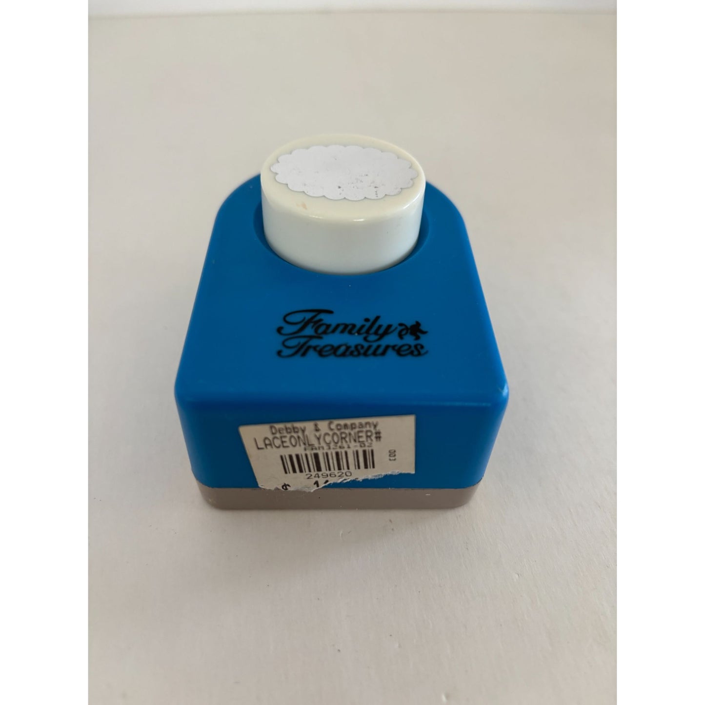 Family Treasures Paper Punch Scalloped Oval Shape Craft1.25 Inch Card Making Art