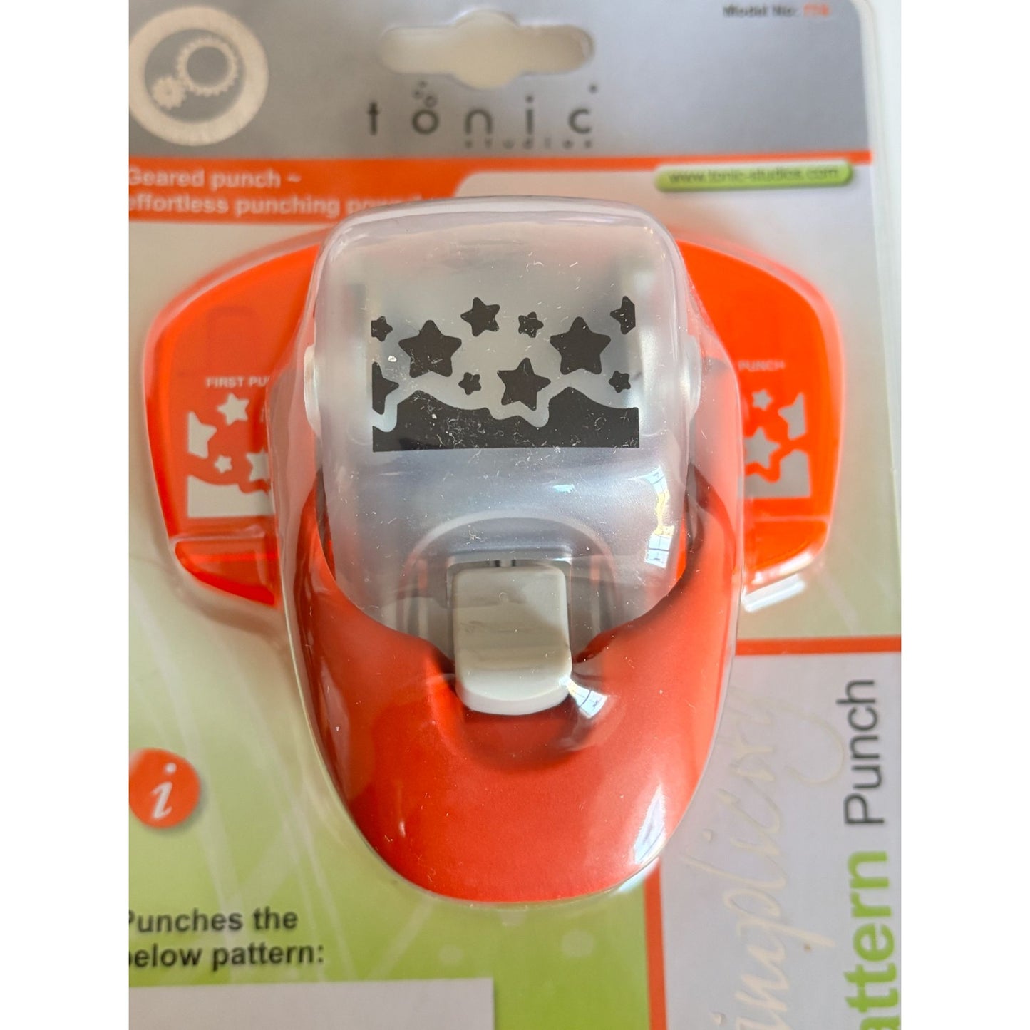 Tonic Studios Paper Punch Star Border Craft Cardmaking Simplicity Pattern Geared