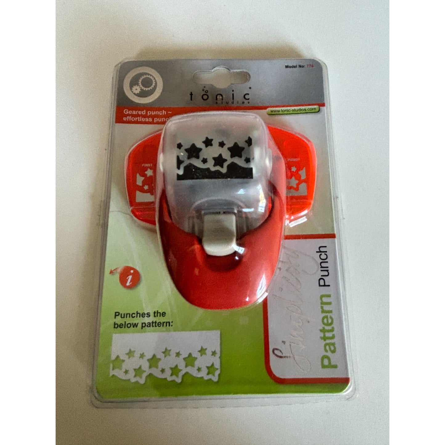 Tonic Studios Paper Punch Star Border Craft Cardmaking Simplicity Pattern Geared